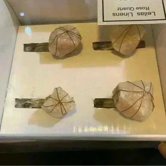 Leilas Linens Rose Quartz Set of 4 Napkin Rings Handcrafted NEW - Picture 3 of 6